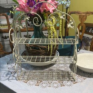 Decorative 3-Tier Metal Wire Shelf Rack in Cream